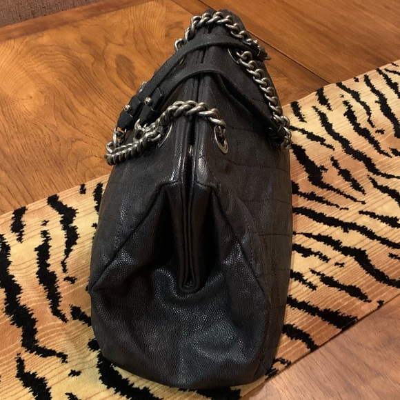 CHANEL Caviar Satchel w/
Gunmetal Hardware - Picture 7 of 16